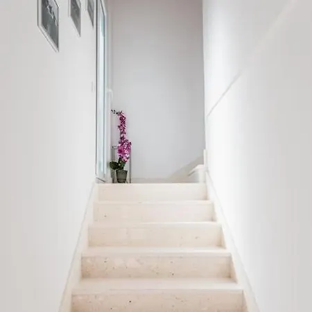 Marina-renovated House In Center Ferienhaus *