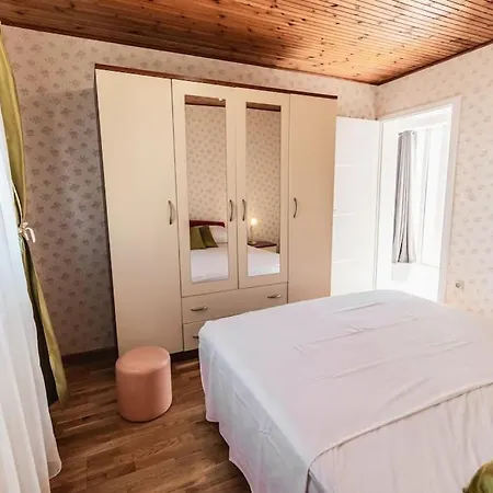 Marina-renovated House In Center