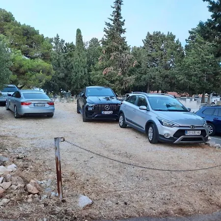 Marina-renovated House In Center بيت للعطل *