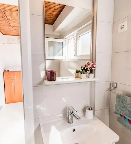 Marina-renovated House In Center