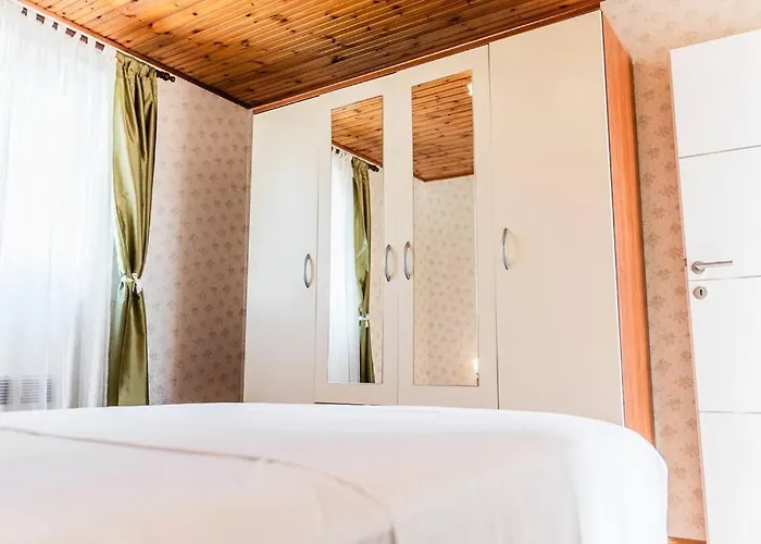 Marina-renovated House In Center *