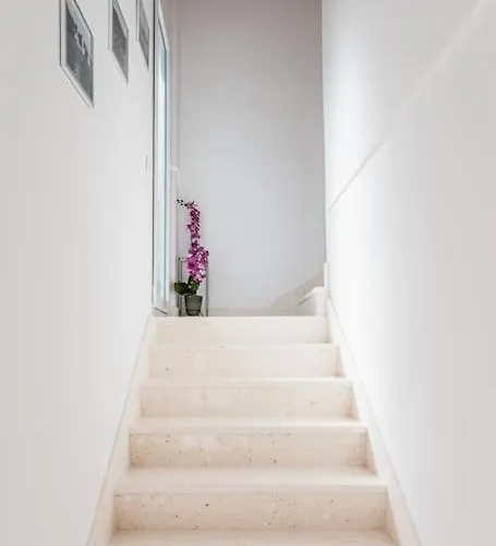 Marina-renovated House In Center بيت للعطل *