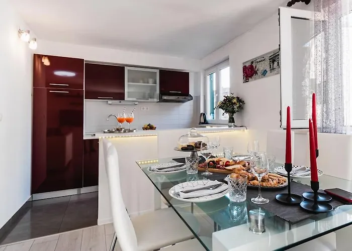 بيت للعطل Marina-renovated House In Center روغوزنيكا