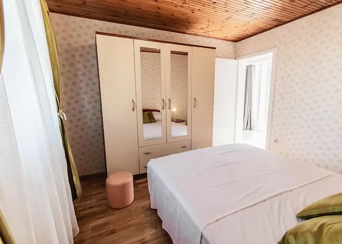 Marina-renovated House In Center